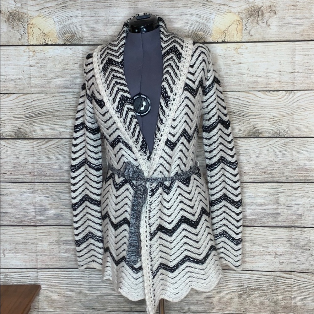 BKE Boutique Small cardigan sweater with belt